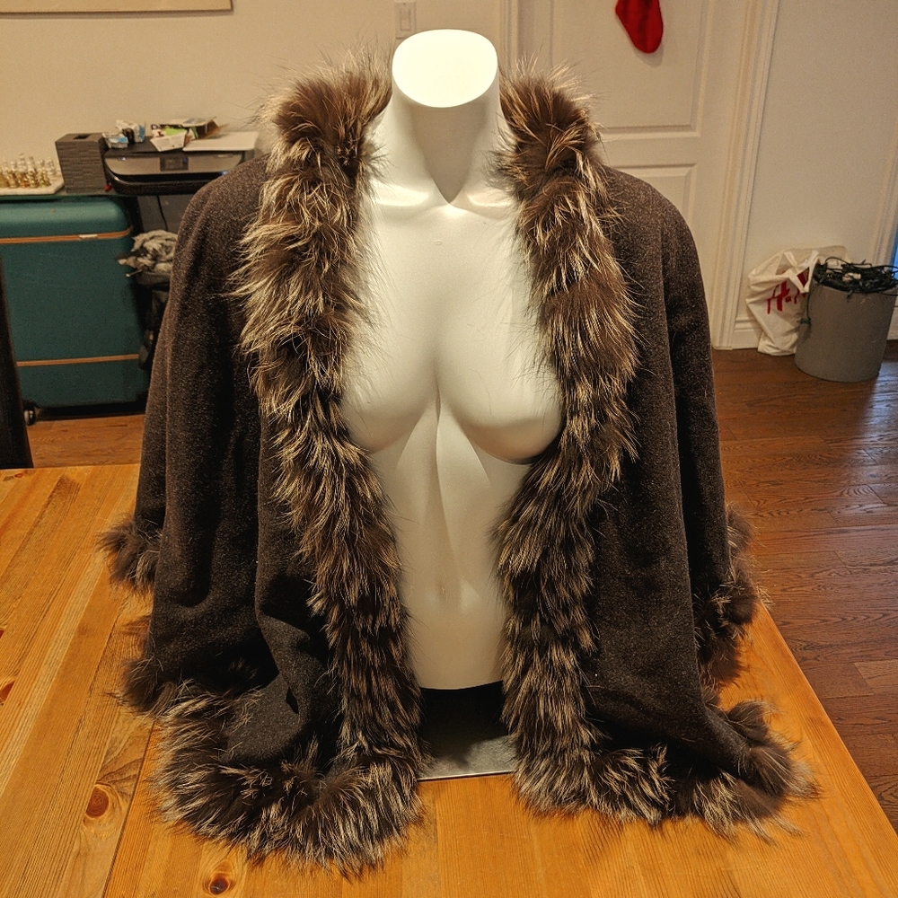 LF Fur Cape